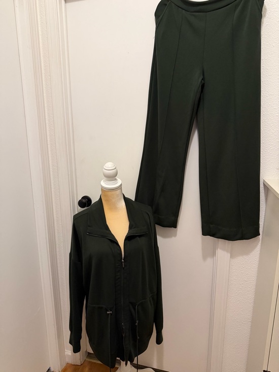Scoop Pants - Women’s Forest Green Straight Leg Pants with Matching Zip Jacket Set